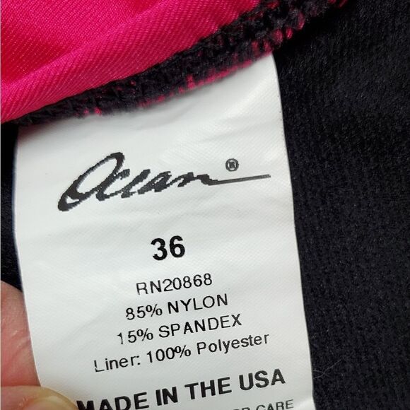 NWT Dolfin Ocean Black & Hot Pink One Piece Swimsuit - Picture 3 of 4